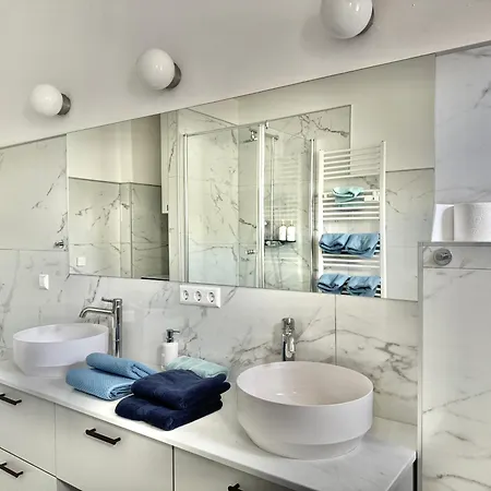 Lejlighed Stylish Premium With Balcony & Ac