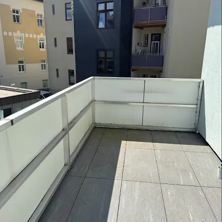 Lejlighed Stylish Premium With Balcony & Ac
