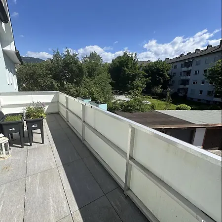 Lejlighed Stylish Premium With Balcony & Ac *
